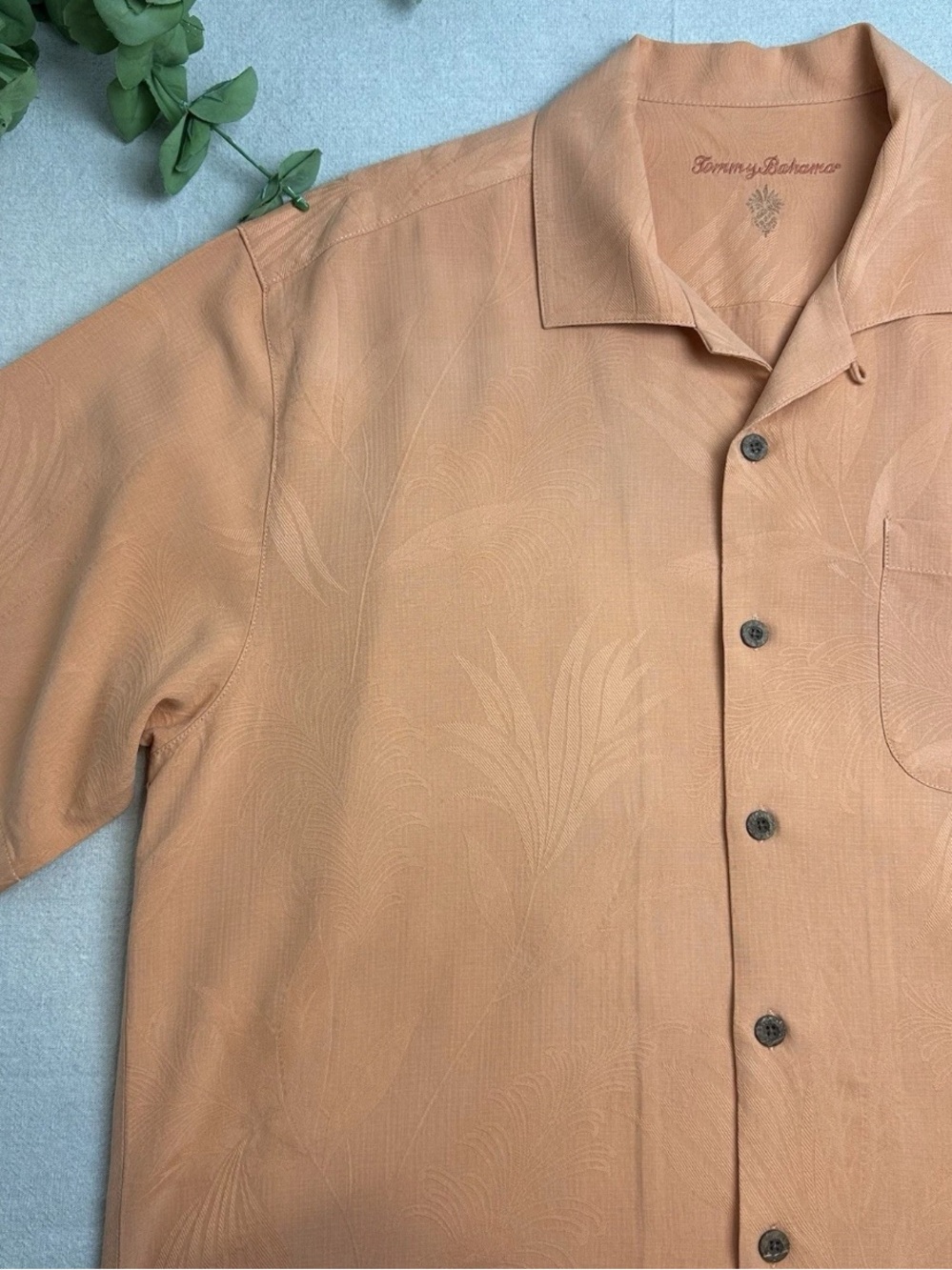 Tommy Bahama Men's Size L 100% Silk Shirt Short Sleeve Button Up Peach Orange